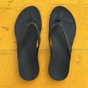 Women’s Aukai size 11